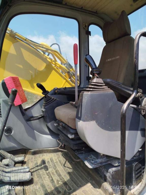 New Holland E215B Foto 5