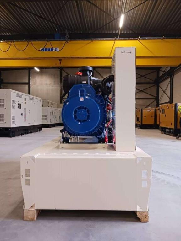 FG Wilson P110-3 - 110 kVA Open Genset - DPX-16008-O Foto 13