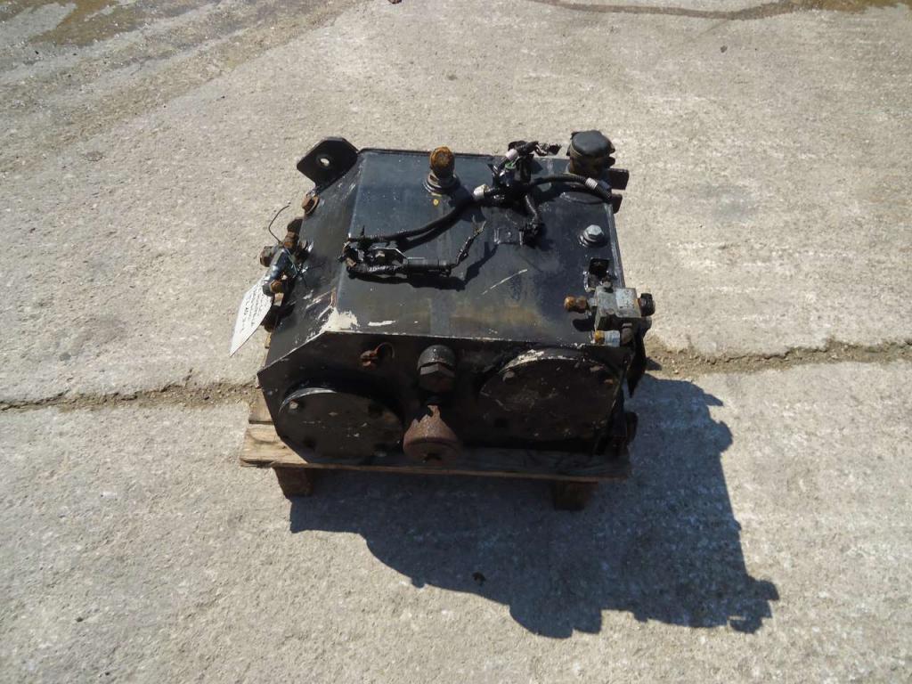 Serbatoio olio idraulico per Takeuchi TL10 V-2 Foto 4