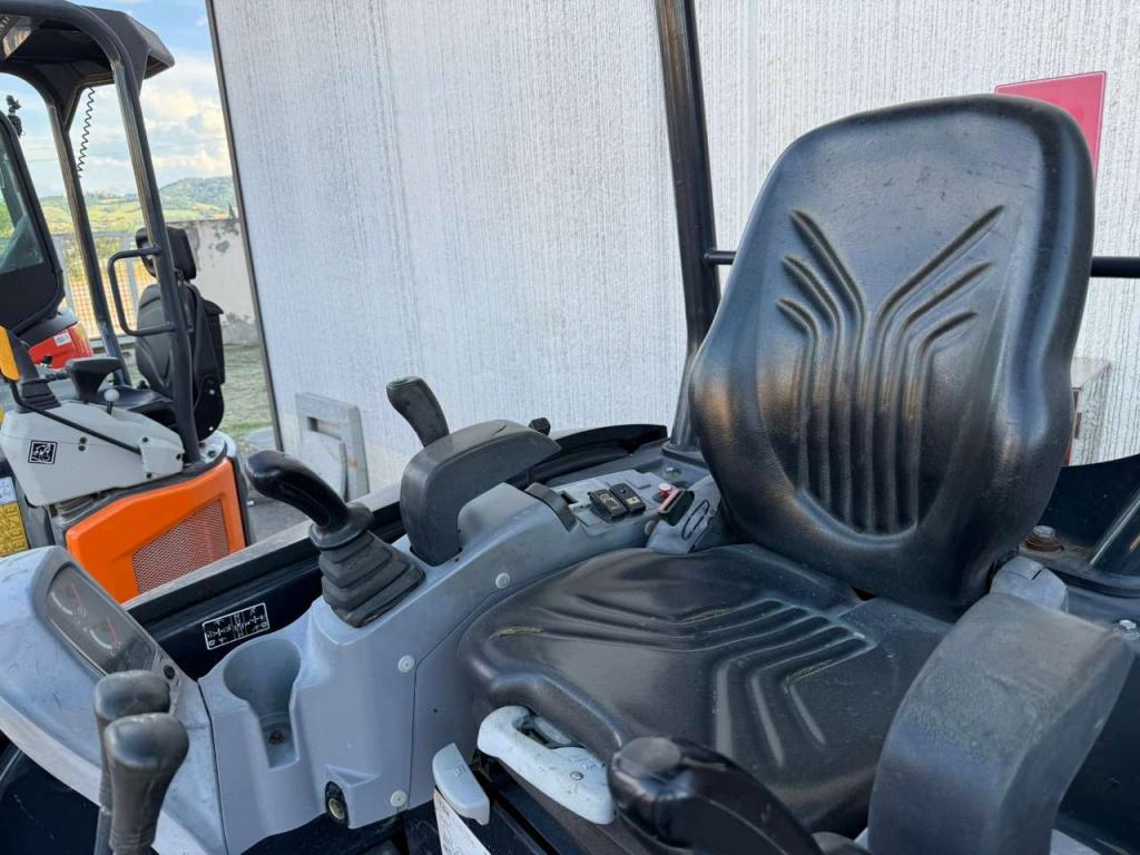 Kubota U27 Foto 3