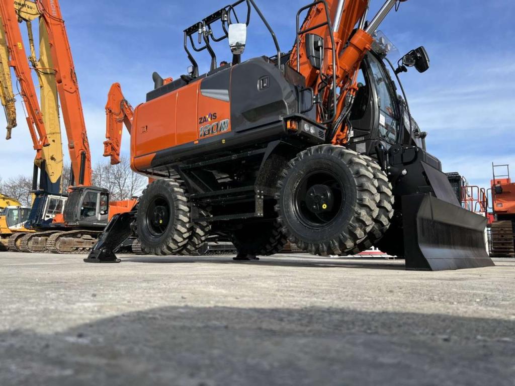 Hitachi ZX180W-7 Foto 10