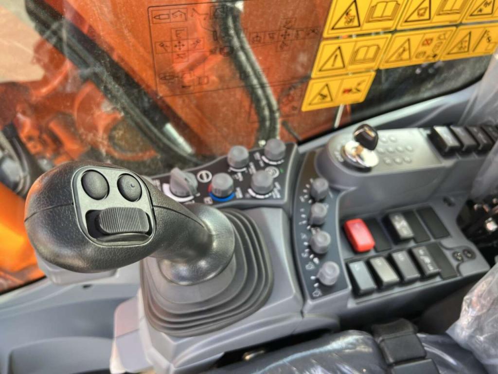 Hitachi ZX180W-7 Foto 7