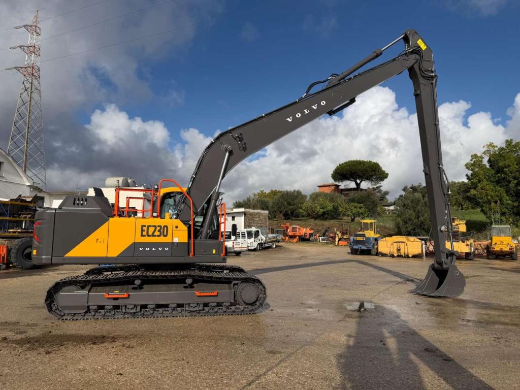 Volvo EC230F-LR Foto 2