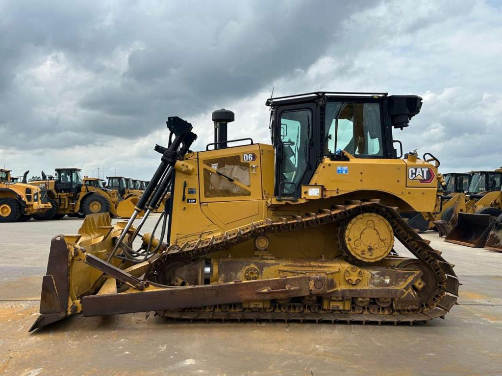 Caterpillar D6 LGP Foto 1