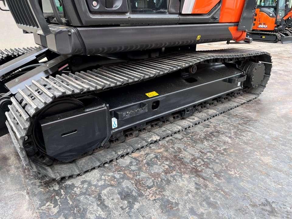 Hitachi ZX135US-7 Foto 5