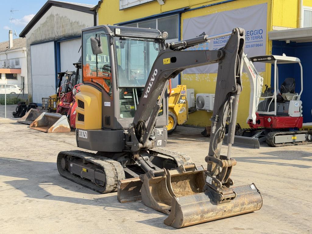 Volvo ECR25D Foto 2