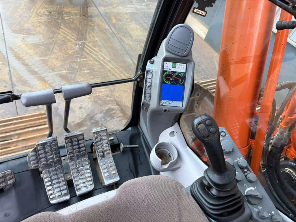 Hitachi ZX350LC-6 Foto 22