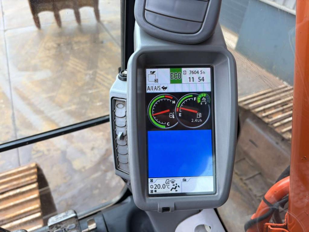 Hitachi ZX350LC-6 Foto 23