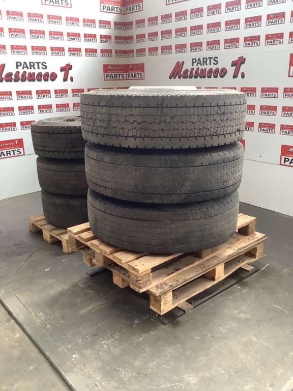Pneumatico con Cerchio per Kalmar LMV 12-600 Foto 2