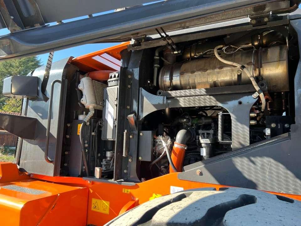 Hitachi ZW250-6 Foto 16