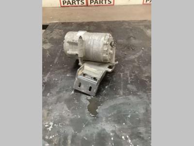 Compressore aria condizionata per Volvo FH16 550 6x4 in vendita da Massucco T. Srl Area Ricambi