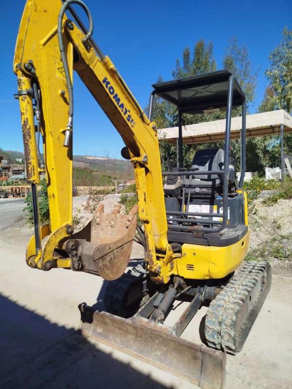 Komatsu PC16R-3HS Foto 1