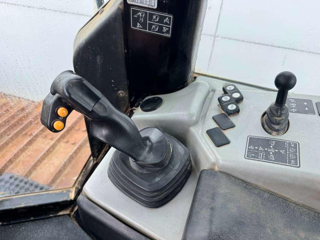 Caterpillar D6N LGP - German Machine / Folding Blade Foto 12