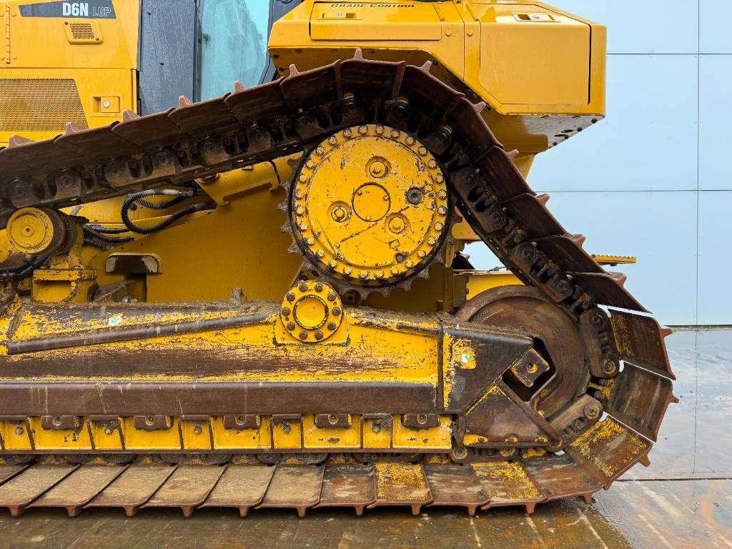 Caterpillar D6N LGP - German Machine / Folding Blade Foto 21