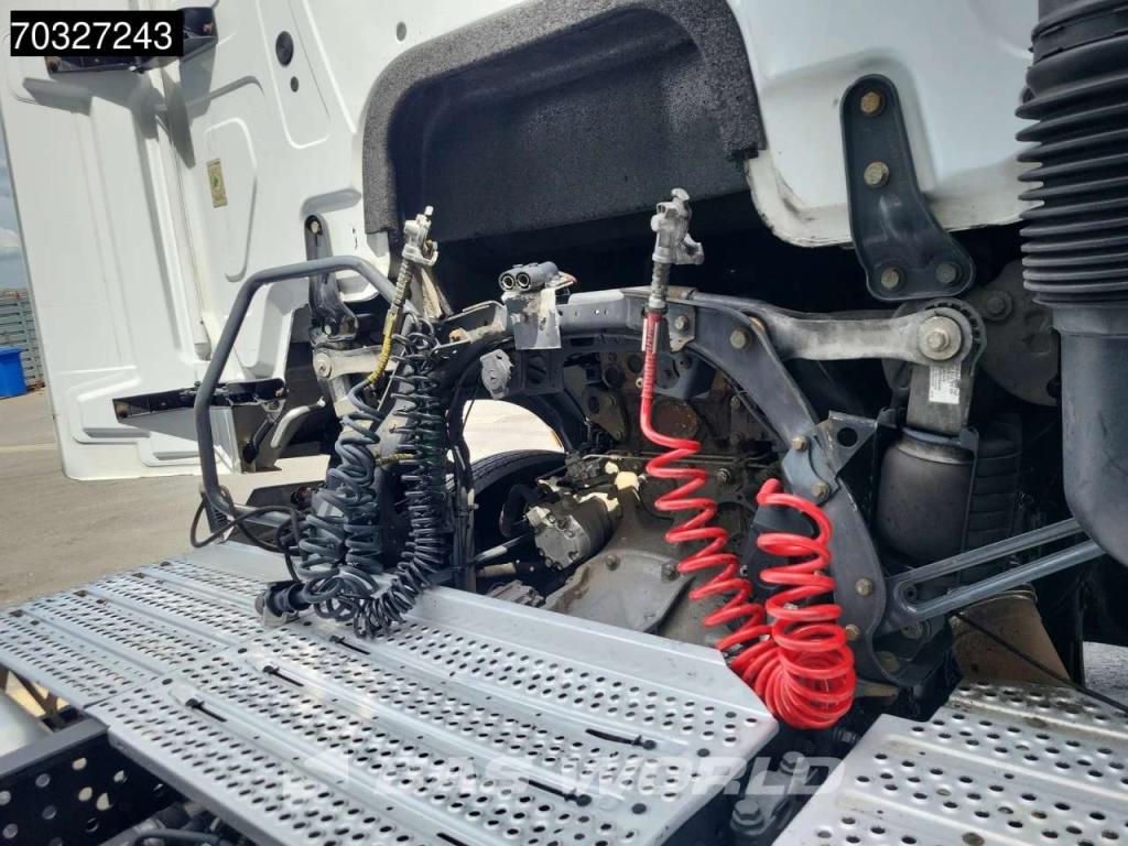 Mercedes-Benz Actros 1842 4X2 StreamSpace Retarder 70% Tyres Foto 12