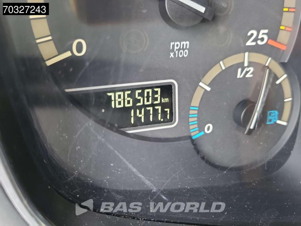 Mercedes-Benz Actros 1842 4X2 StreamSpace Retarder 70% Tyres Foto 29