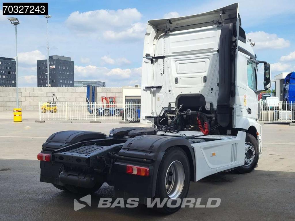 Mercedes-Benz Actros 1842 4X2 StreamSpace Retarder 70% Tyres Foto 9