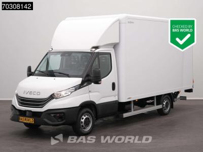 Iveco Daily 35S18 3.0L Automaat Laadklep 180PK Bakwagen ACC Airco Cruise Camera CarPlay 3,5t Trekgewicht in vendita da BAS World B.V.