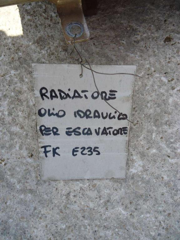 Radiatore olio idraulico per Fiat Kobelco E235 Foto 3