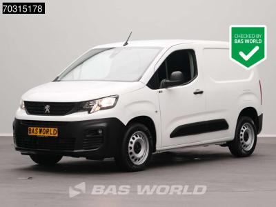 Peugeot Partner 110pk Benzine Automaat L1H1 Airco Cruise Parkeersensoren L1 Kompakt A/C Cruise control in vendita da BAS World B.V.