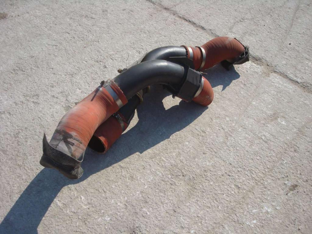 Tubazioni acqua raffreddamento motore per Hitachi ZW310 Foto 3