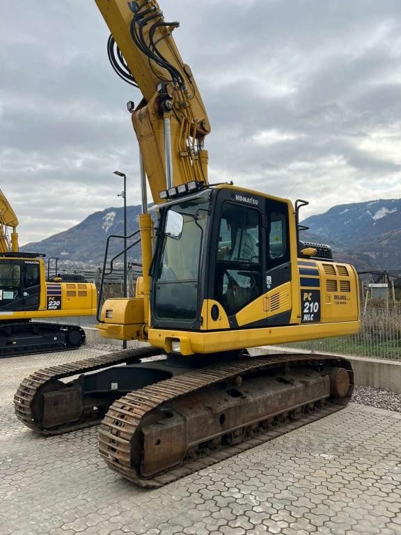 Komatsu PC210NLC-11 Foto 1