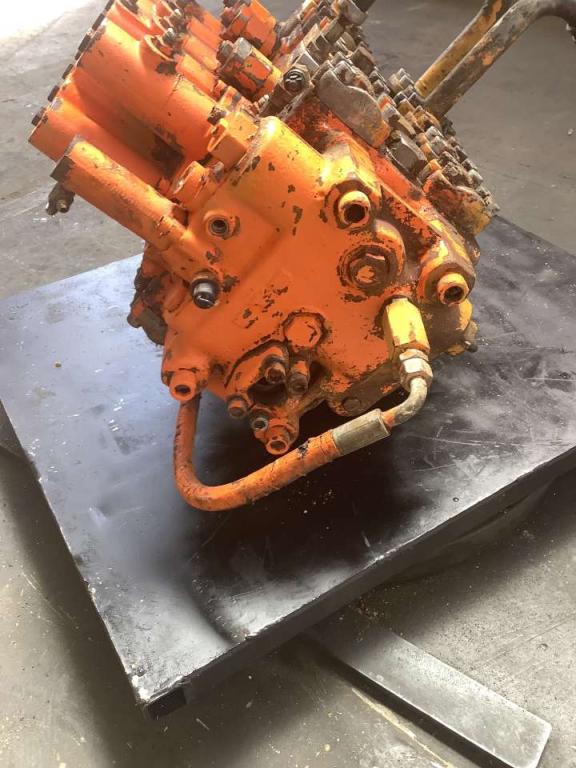 Distributore idraulico per Fiat Hitachi FH 400 Foto 7