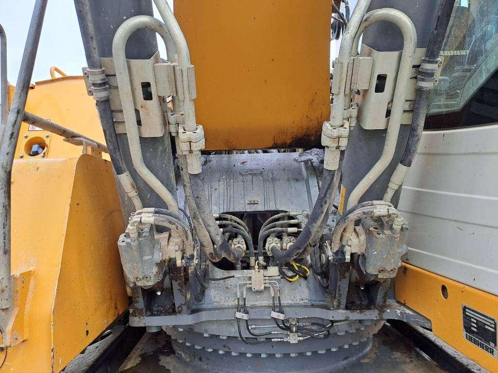 Liebherr R 946 LC Foto 10