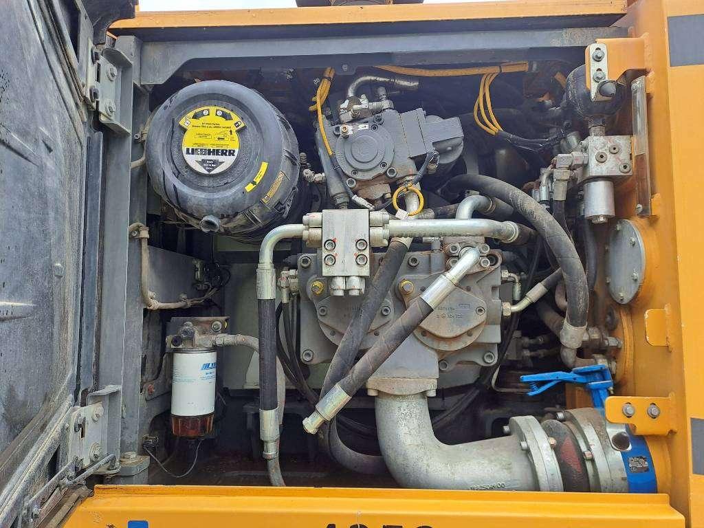 Liebherr R 946 LC Foto 22