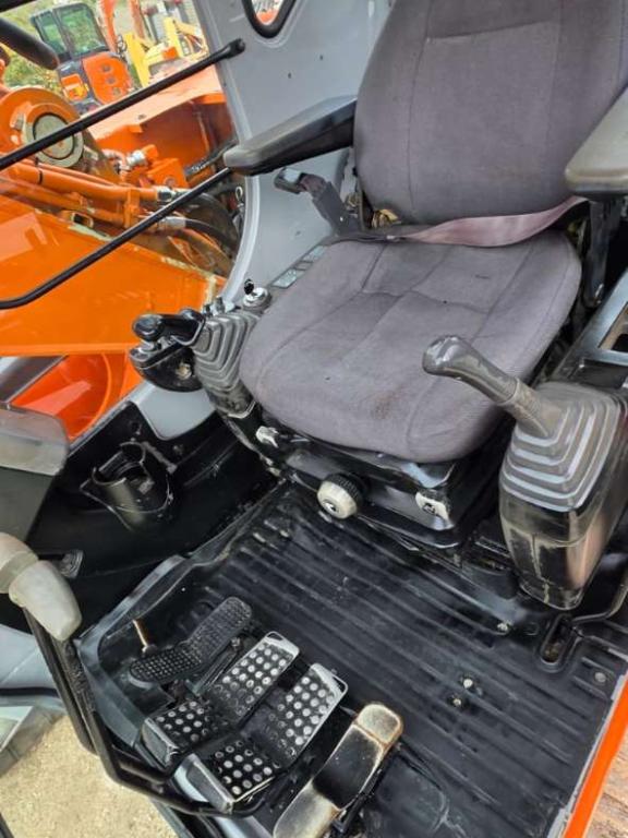 Hitachi ZAXIS 130 Foto 5