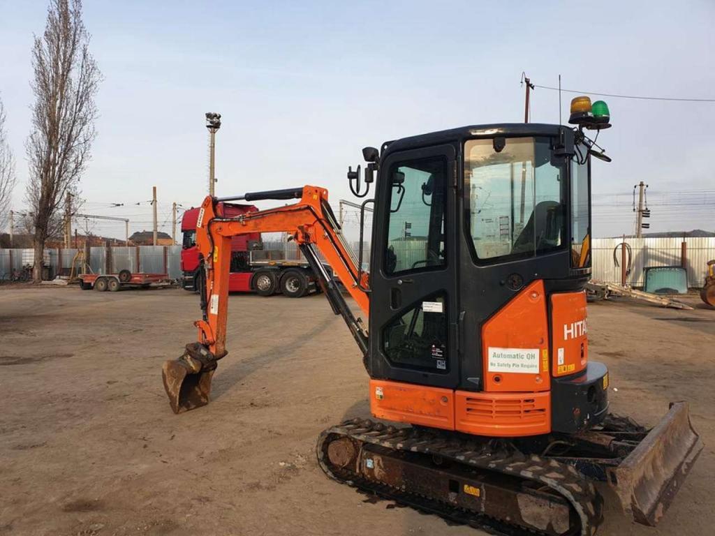 Hitachi ZX26U-5A Foto 2