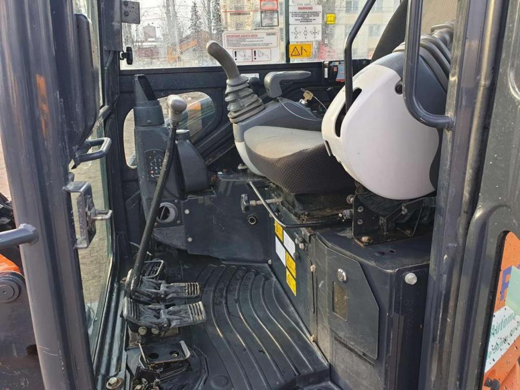 Hitachi ZX26U-5A Foto 6