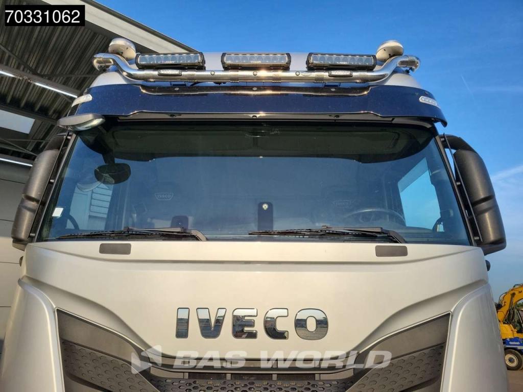Iveco X-Way 570 6X4 Retarder Standklima ACC Navi Leder Foto 11