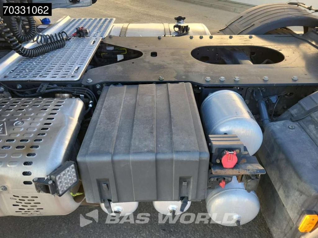 Iveco X-Way 570 6X4 Retarder Standklima ACC Navi Leder Foto 13