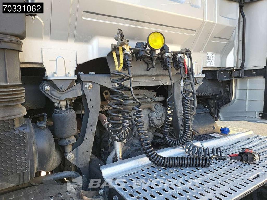Iveco X-Way 570 6X4 Retarder Standklima ACC Navi Leder Foto 7