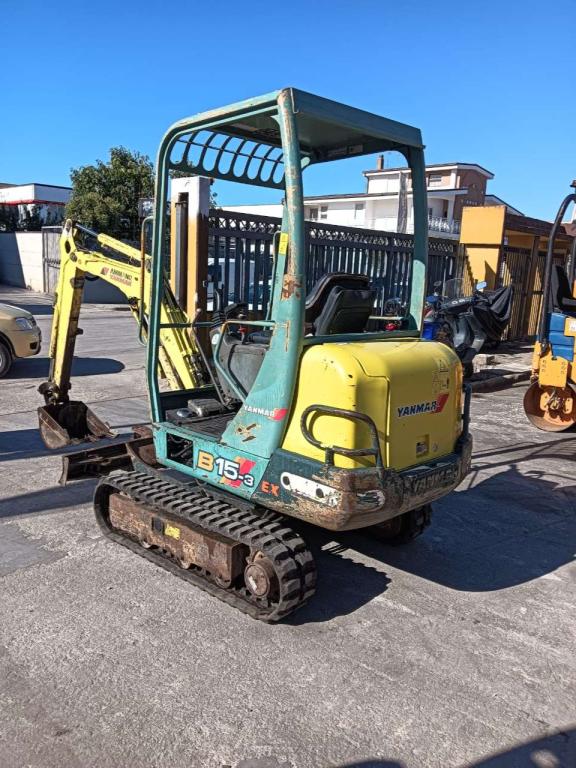 Yanmar B15 Foto 3
