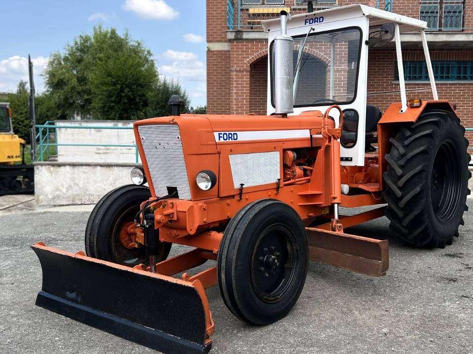 Ford 5600 4X2 Foto 1
