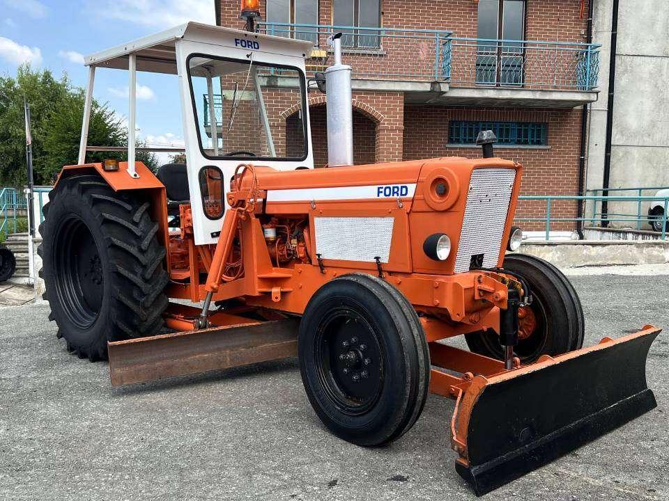 Ford 5600 4X2 Foto 10