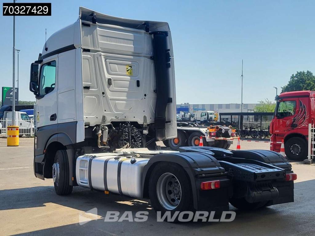 Mercedes Actros 1851 4X2 BigSpace 2x Tanks Standklima Foto 2