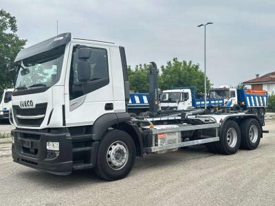 Iveco Stralis 460 6x2 in vendita da Massucco T. Srl