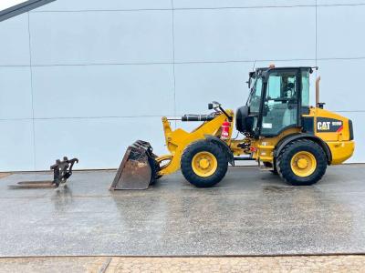 Caterpillar 908M - Bucket + Forks / Automatic Greasing in vendita da Boss Machinery