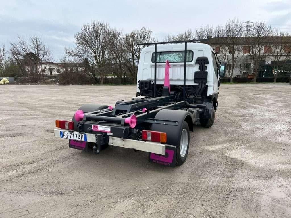 Mitsubishi CANTER 3.0 SCARRABILE Foto 5