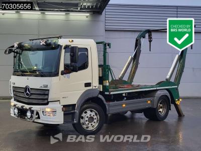 Mercedes Atego 1527 Atego 4X2 JOAB VL8 skiploader Automatic cruise control Airco Euro 6 in vendita da BAS World B.V.