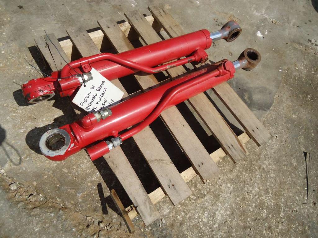 Pistone rotazione benna per per Takeuchi TL10V-2 Foto 4