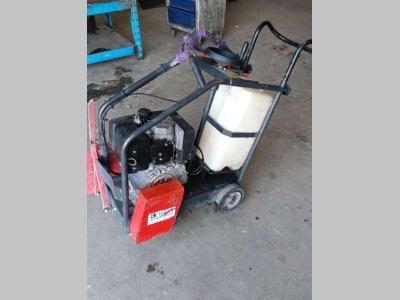 Tagliasfalto in vendita da Bettiga Attrezzature Edili Srl