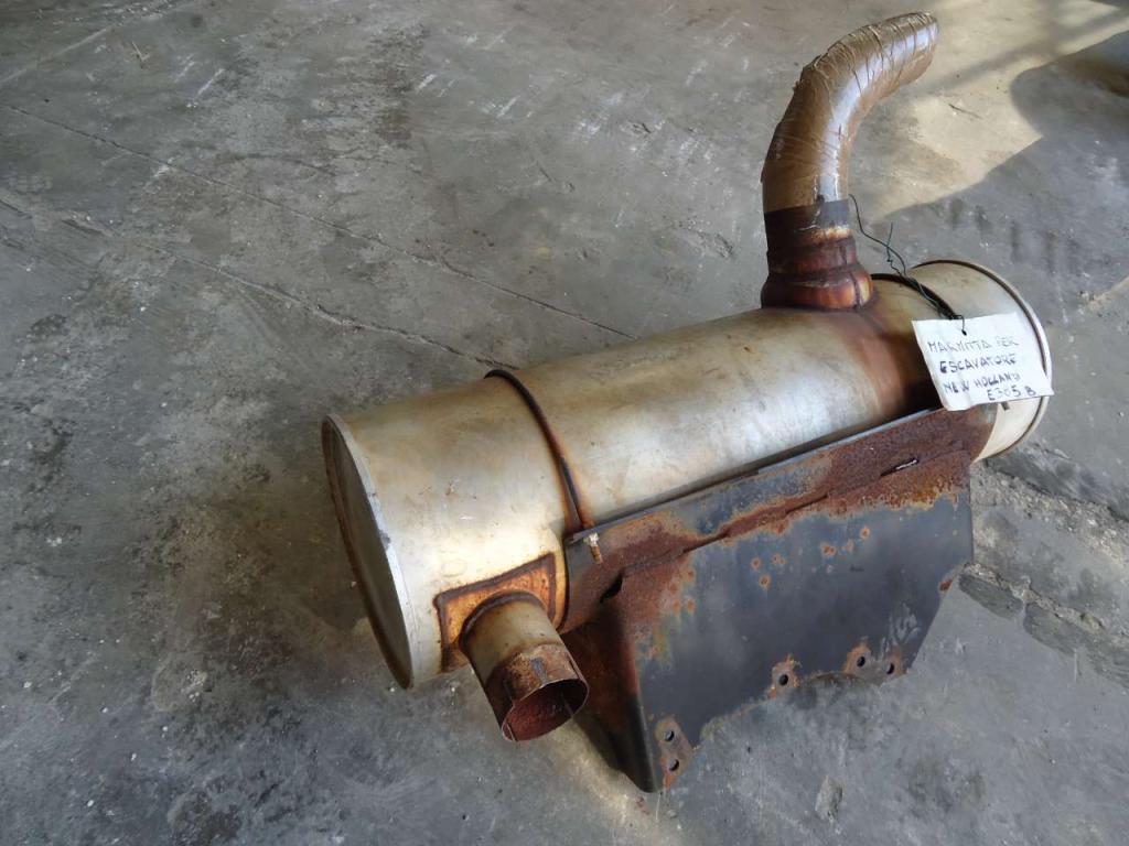 Silenziatore per New Holland E385B Foto 3
