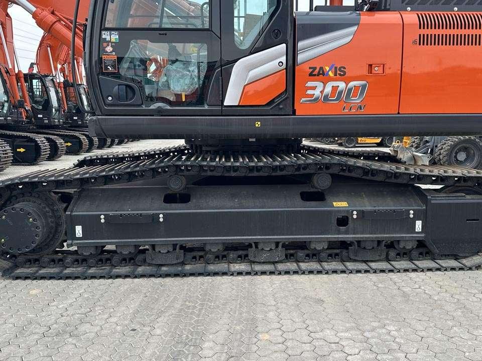 Hitachi ZX300LCN-7 Foto 7