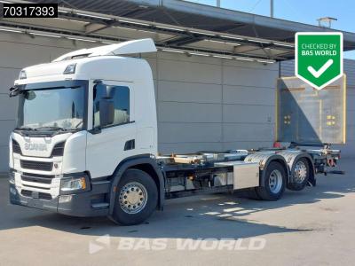 Scania P500 P 6X2 2500kg Ladebordwand BDF Lift+steering axle Retarder Automatic Euro 6 in vendita da BAS World B.V.