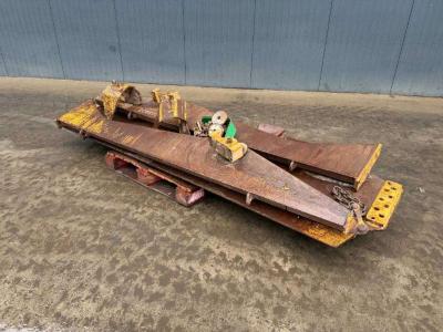 Portellone posteriore per Caterpillar 730 in vendita da Smitma B.V.