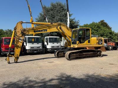 Komatsu PC210-8